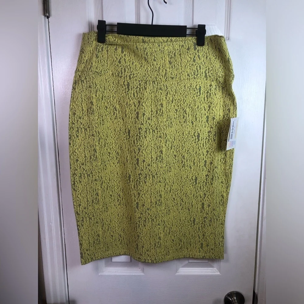 LuLaRoe Neon Lime Textured Pencil Skirt NWT